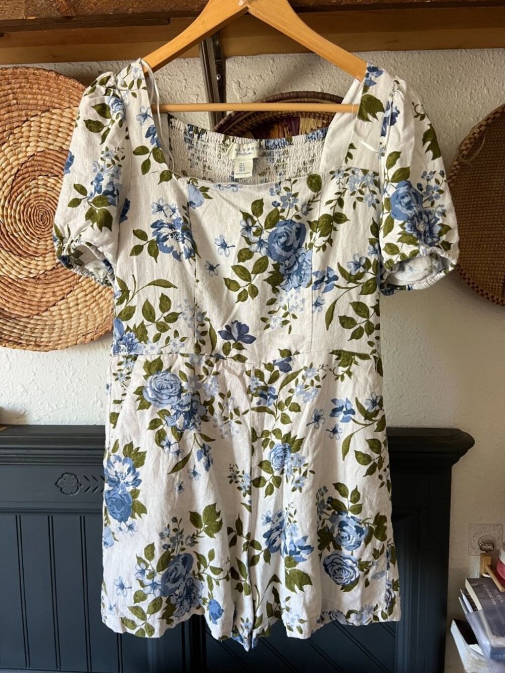 Calyspo St. Barth Blue Florals Linen blend Romper, size 8 spring, cottage, garde